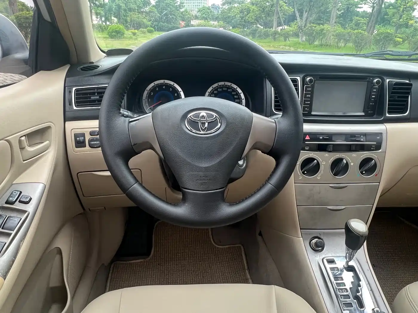 Toyota Corolla 2013 1.6L Automatic Luxury фото 13