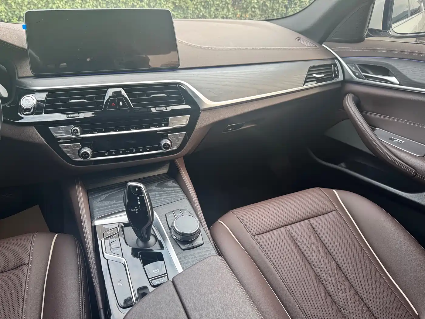 BMW 5 Series 2022 530Li Leading M Sport Package фото 9
