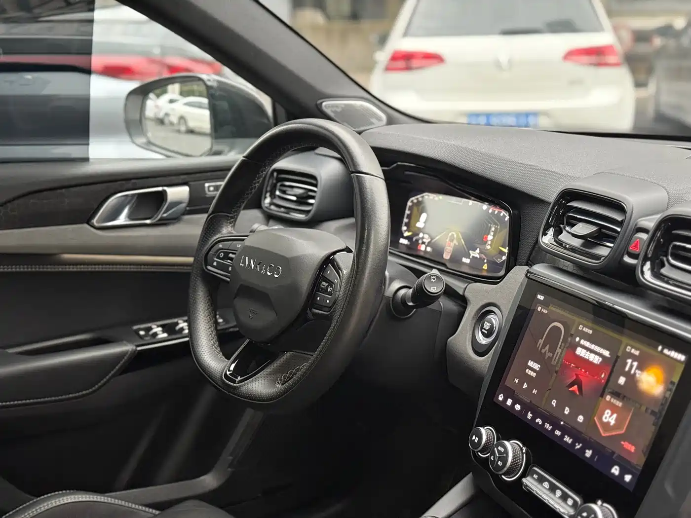 LYNK & CO. 02 HATCHBACK