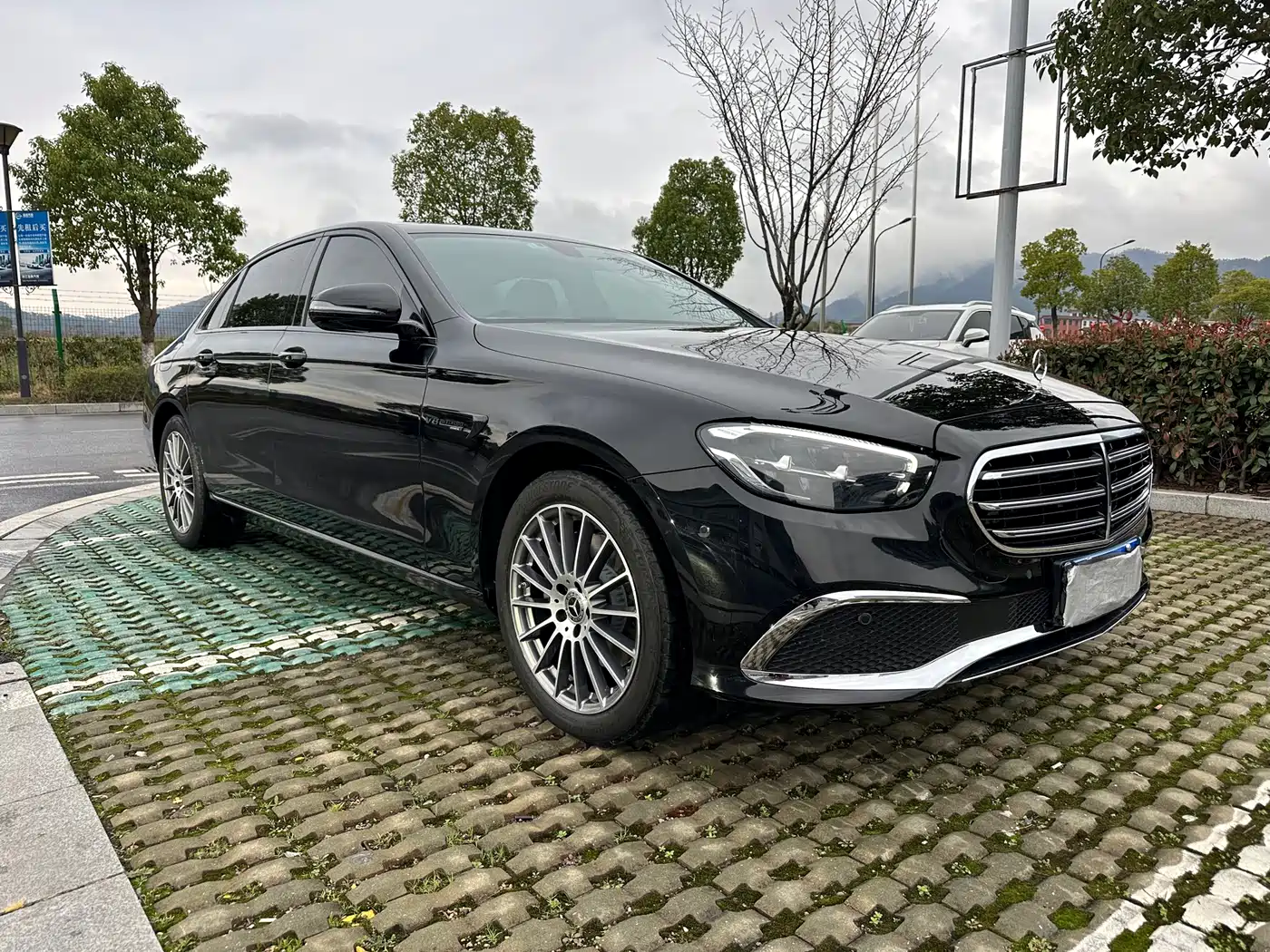 Mercedes-Benz E-Class 2023 E 260 L фото 3
