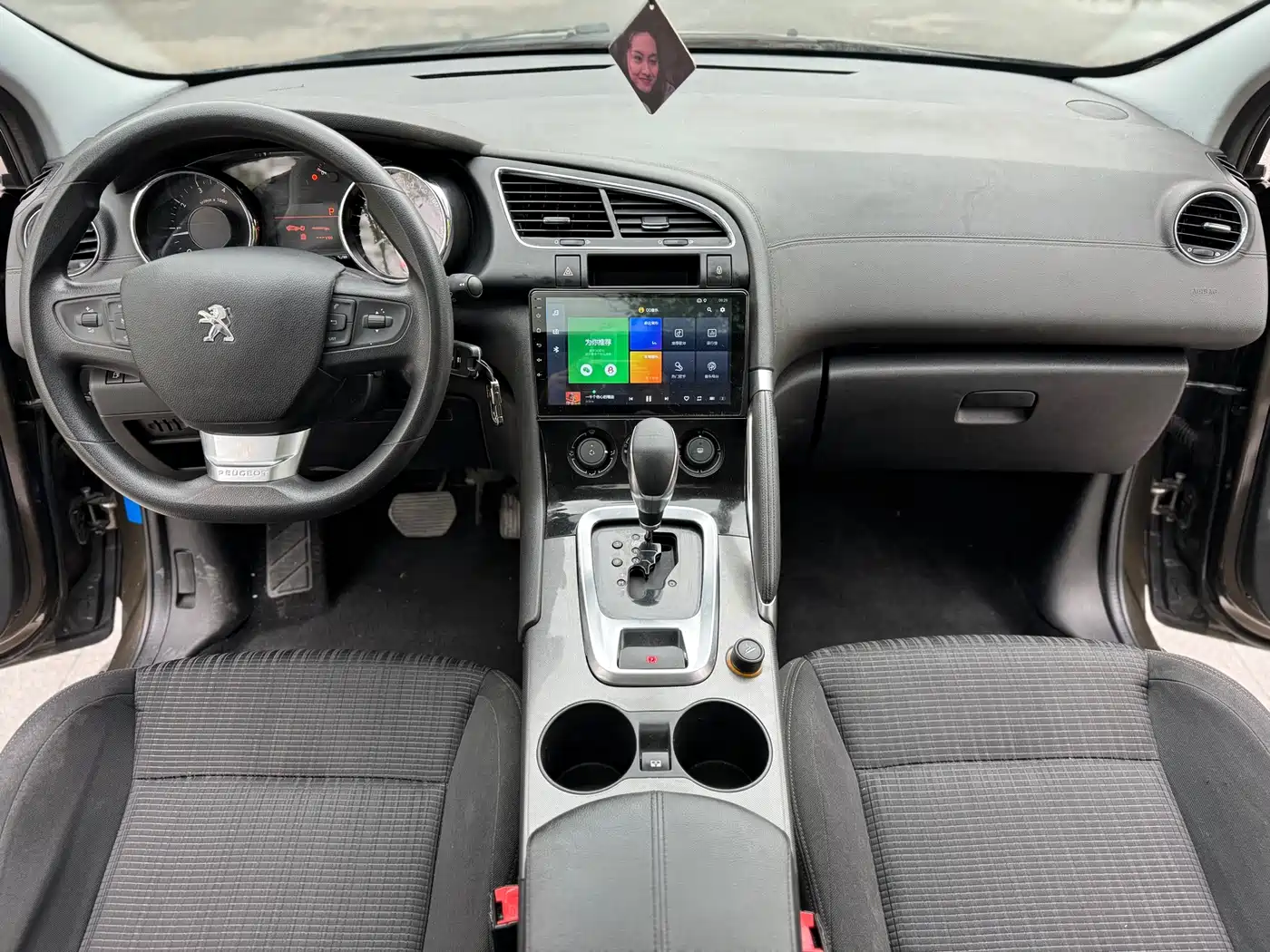 Peugeot 3008 2016 2.0L Automatic Classic Edition фото 5