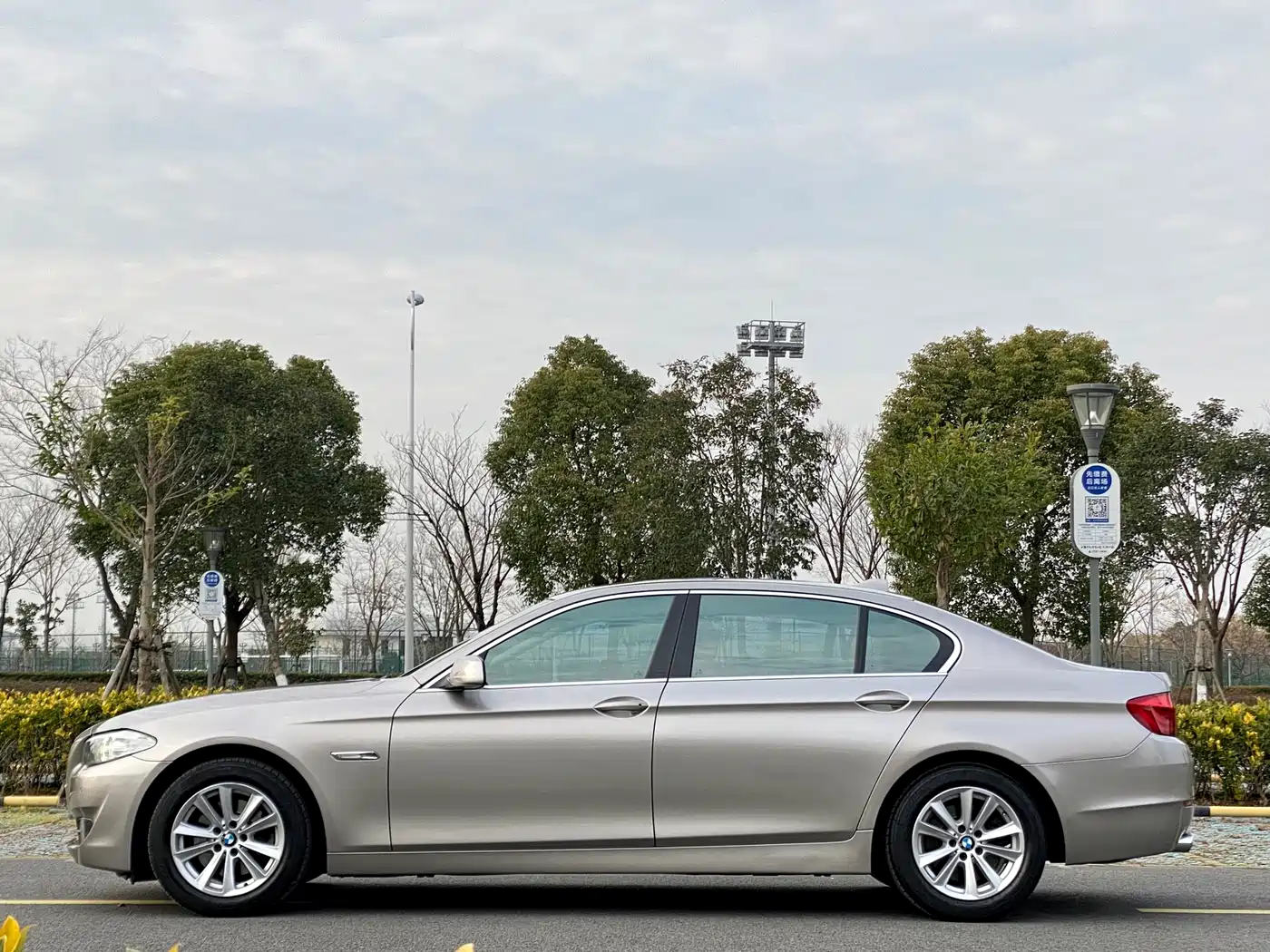 BMW 5 Series 2012 523Li Luxury фото 10