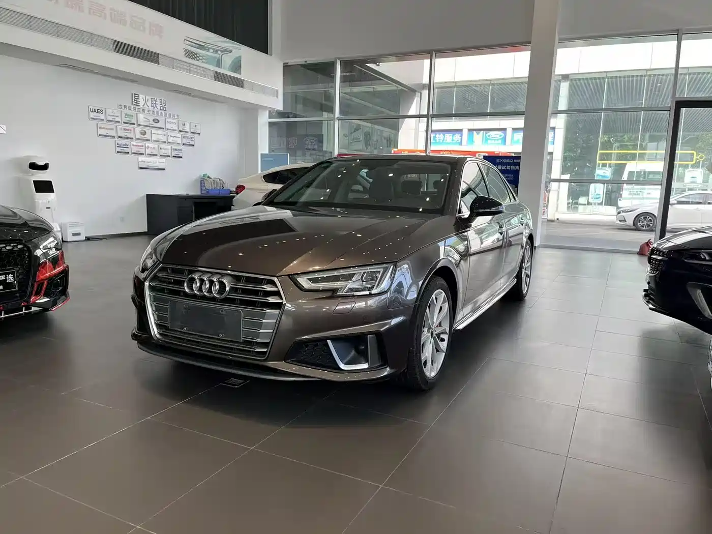 Audi A4L 2019 45 TFSI quattro Personality Sport (China V)