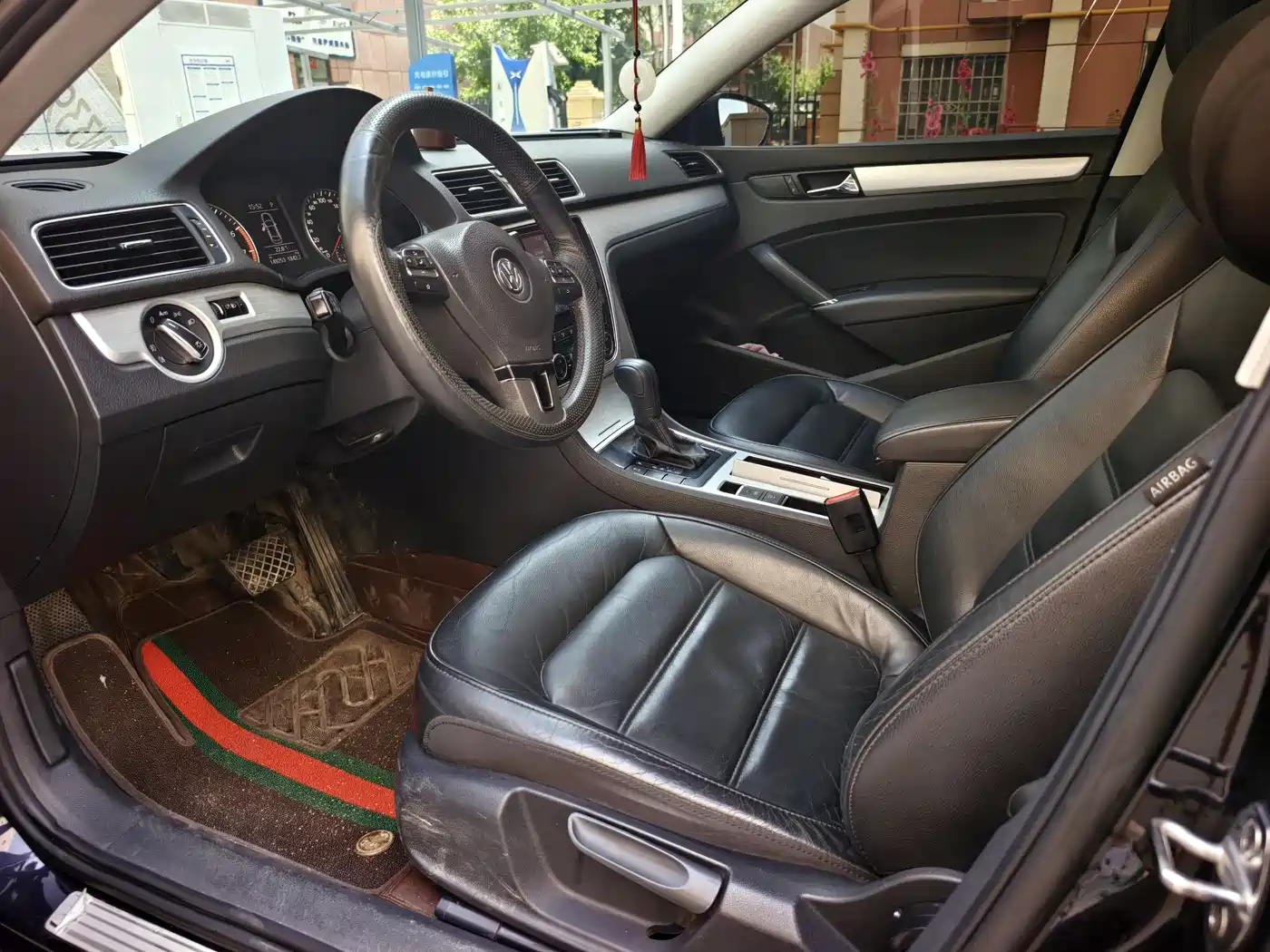 Volkswagen Passat 2014 1.8TSI DSG Luxury Edition фото 4