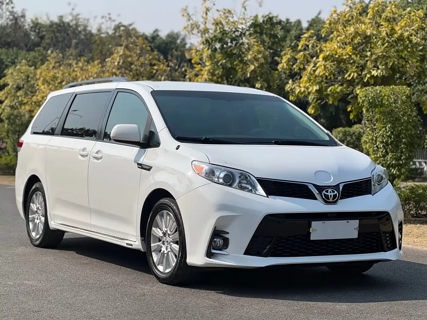 Toyota Sienna 2015 3.5L 4WD L фото 3