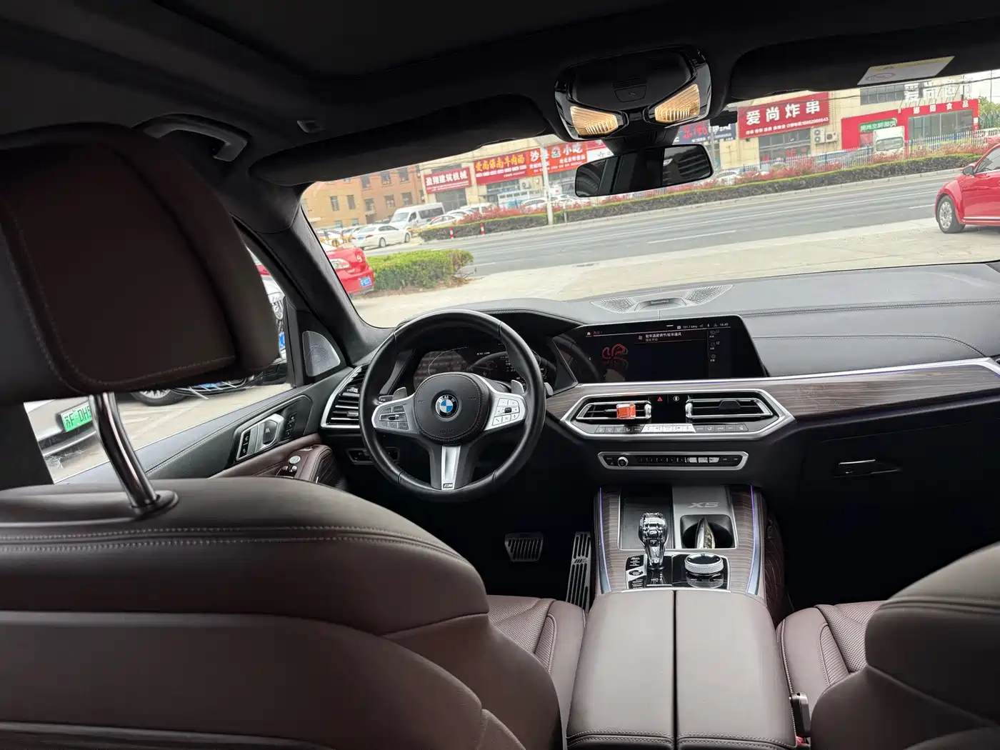 BMW X5 2022 Model xDrive 40Li M Sport Package фото 10