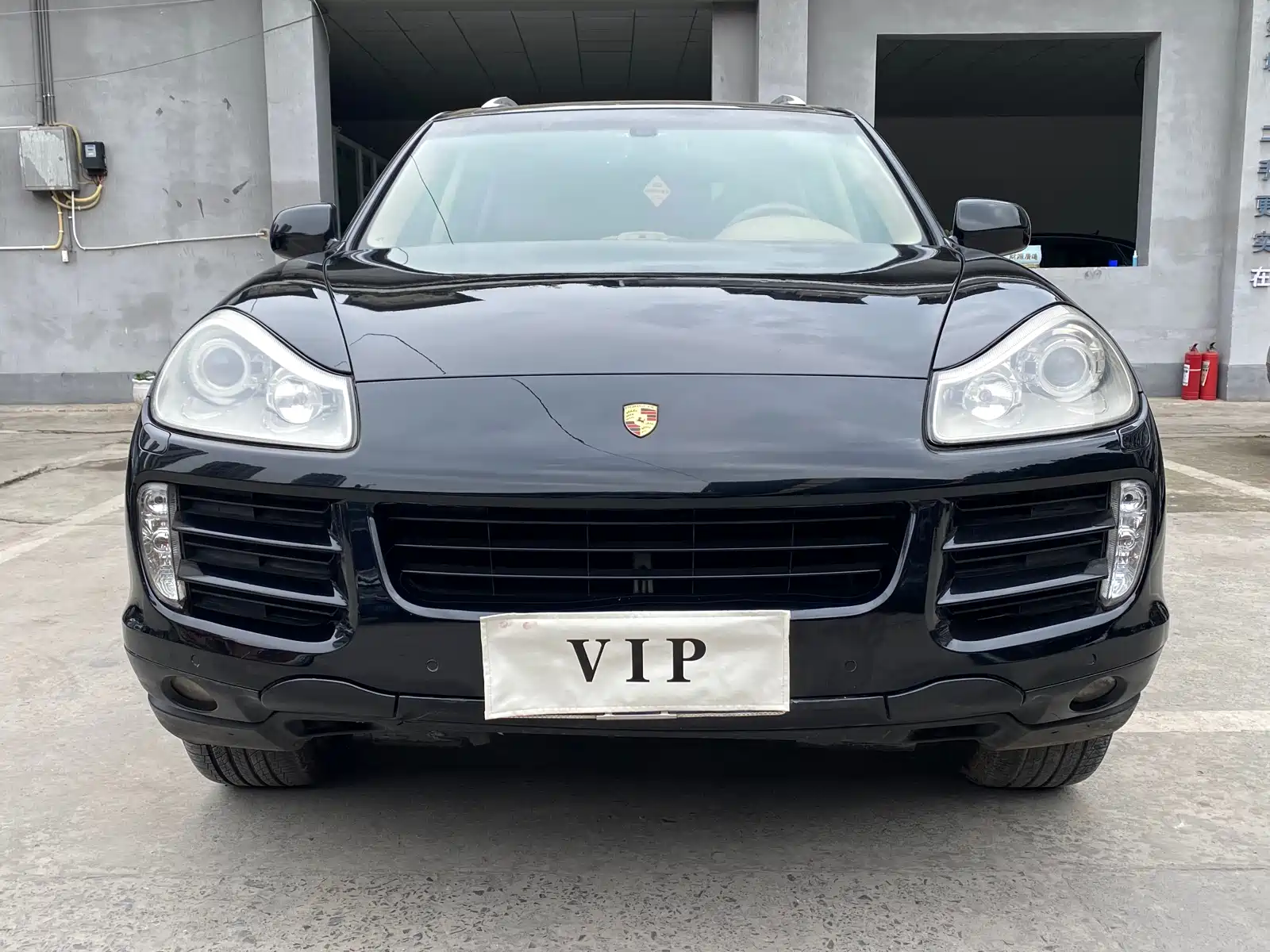 Photo 2 - Porsche Cayenne