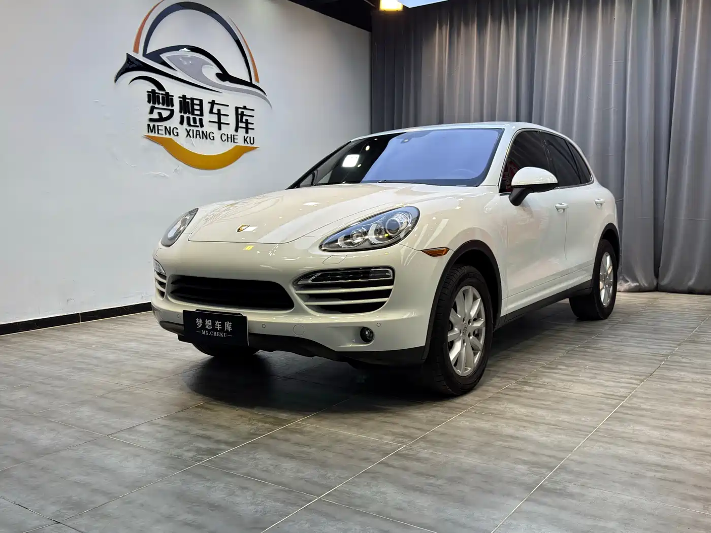 Photo 1 - Porsche Cayenne