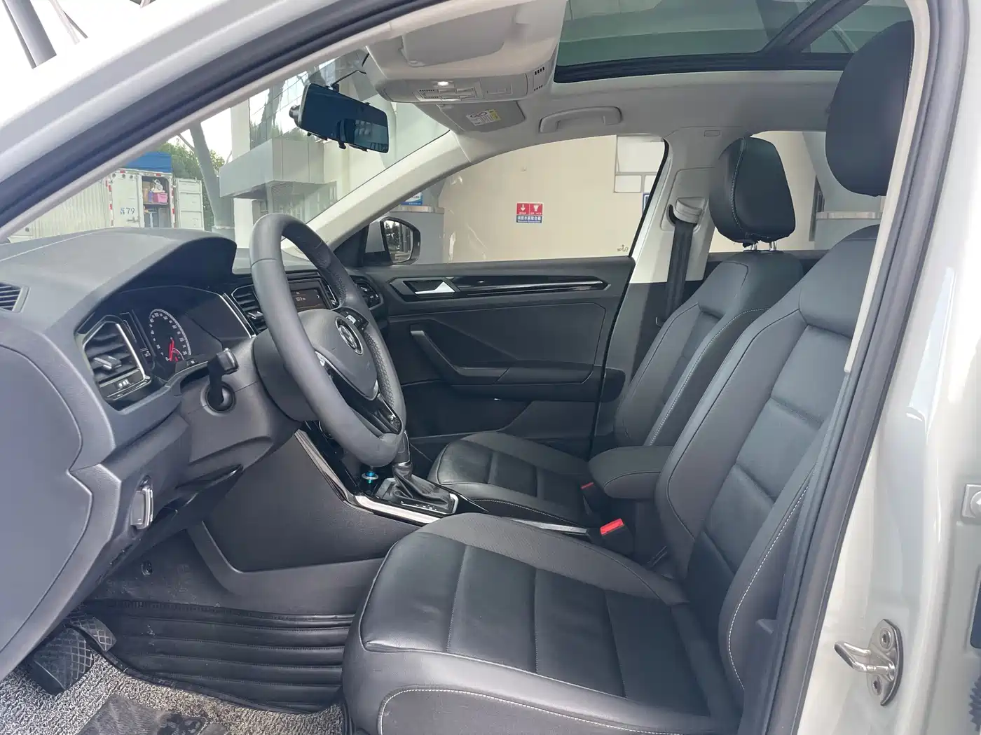Volkswagen T-ROC 2019 280TSI DSG 2WD Comfort Type China V фото 4