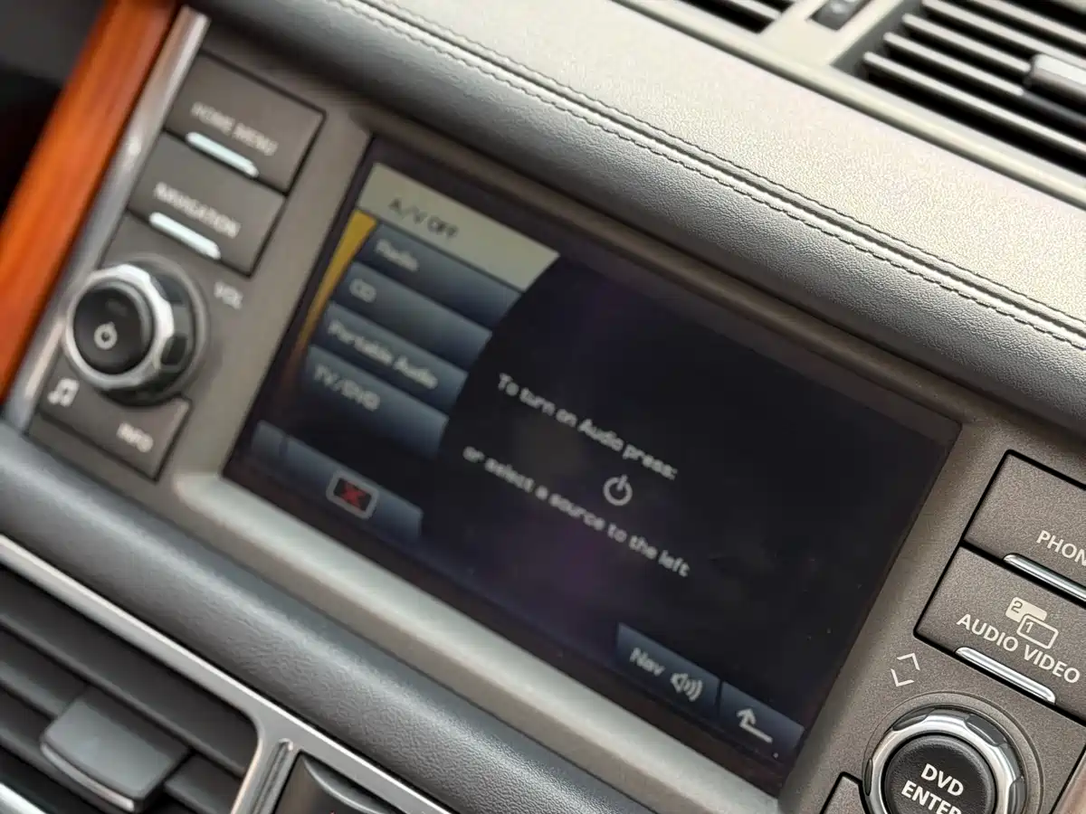 Land Rover Range Rover 2012 4.4 TDV8 фото 25