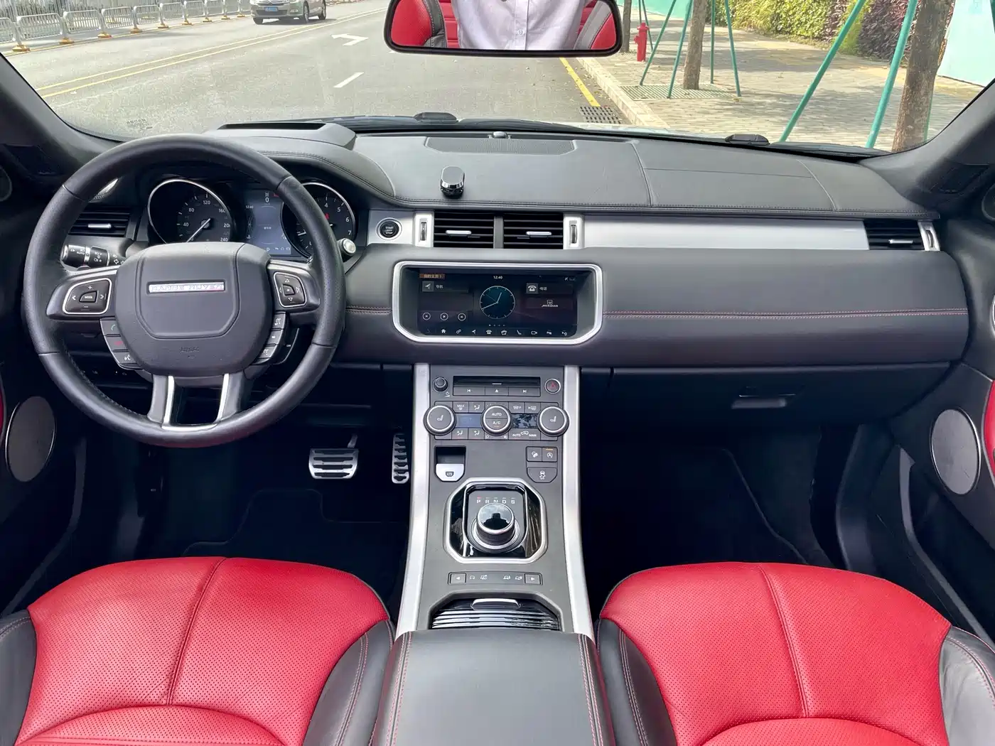 Land Rover Range Rover Evoque (Import) 2017 2.0T Convertible фото 7