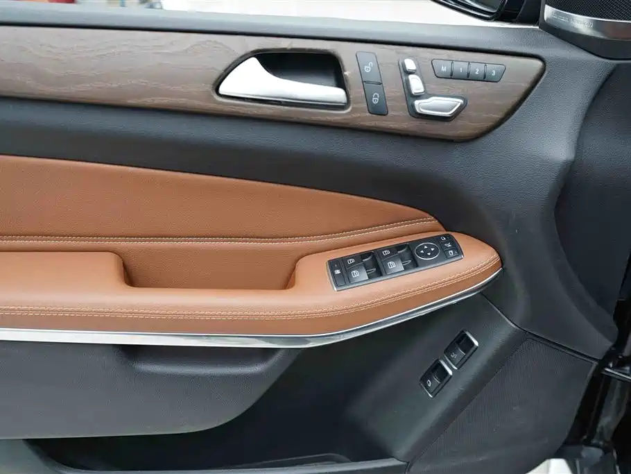 Mercedes-Benz GLS 2016 GLS 500 4MATIC фото 5