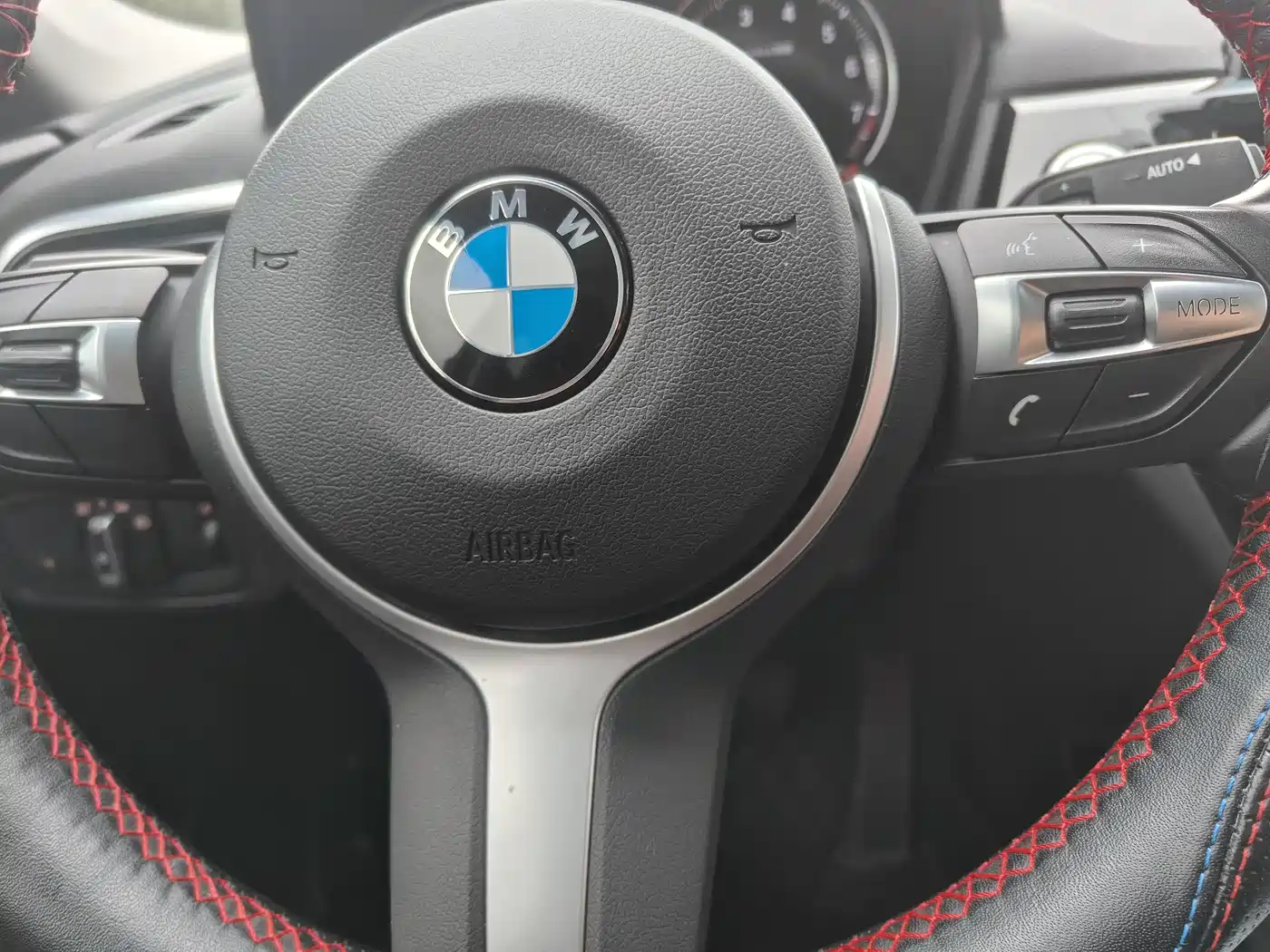 BMW 1 Series 2021 120i M Sport Shadow Edition фото 14