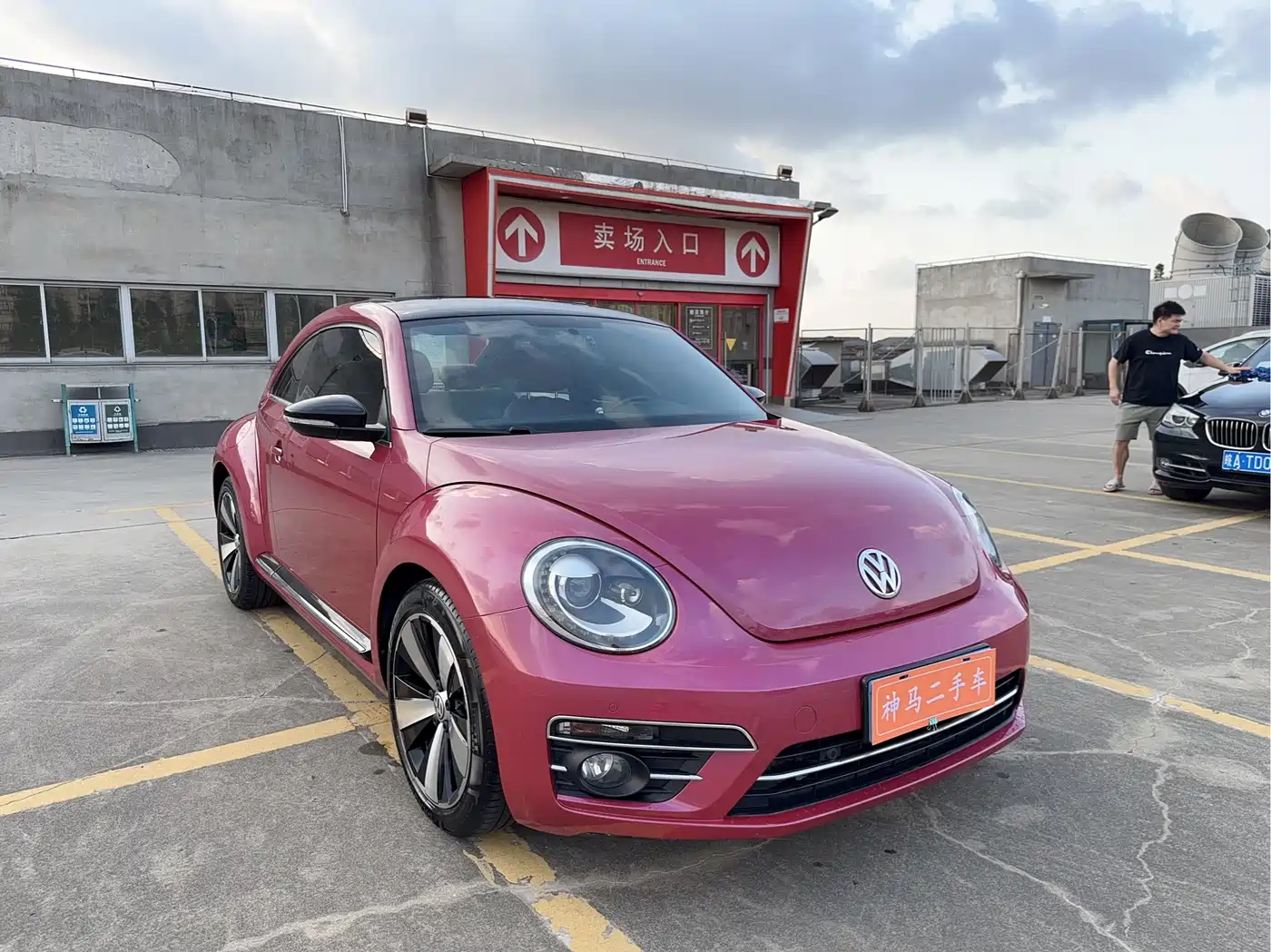 Volkswagen Beetle 2017 180TSI Pink Edition фото 3