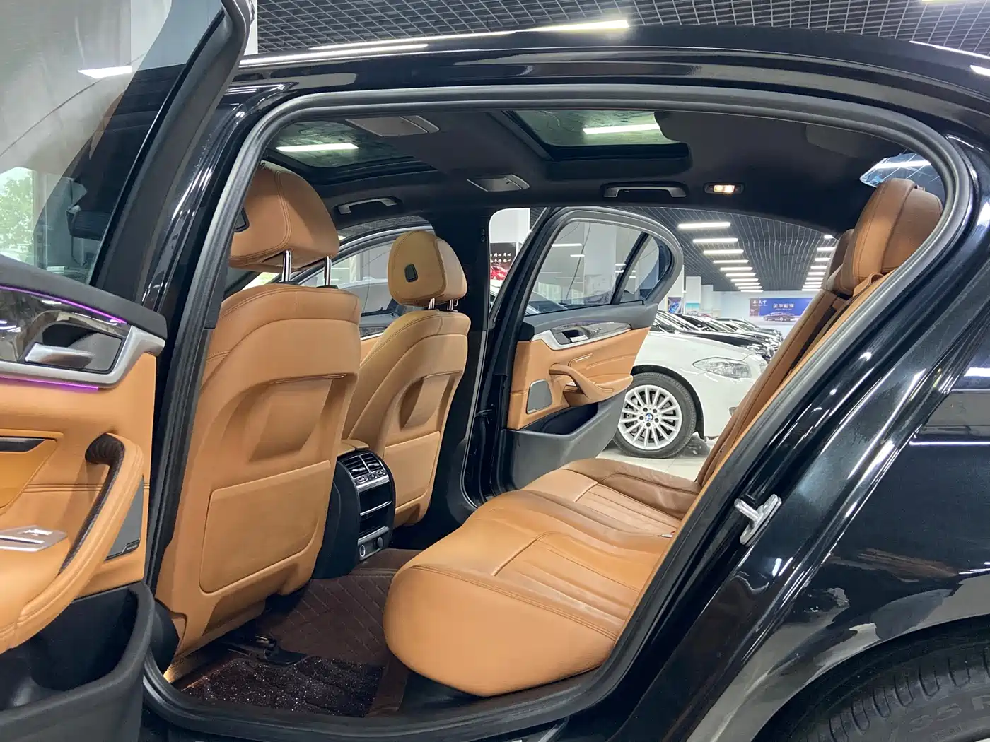 BMW 5 Series 2018 530Li Leading M Sport Package фото 9