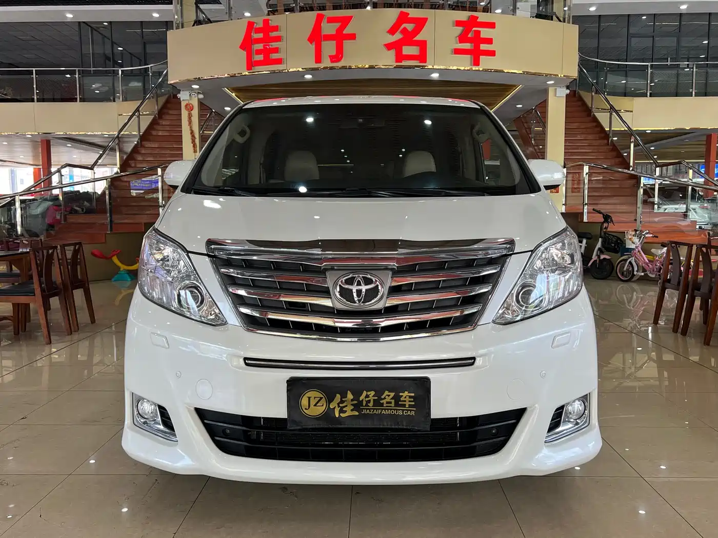 Toyota Alphard 2012 3.5L Luxury Edition фото 2