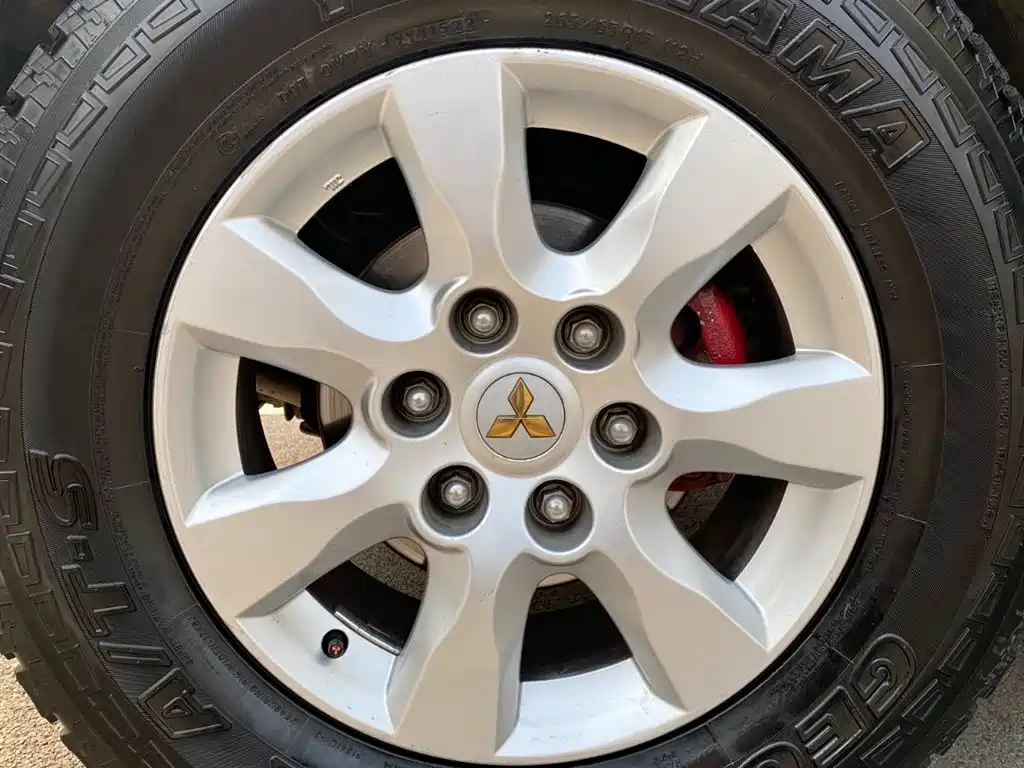 Mitsubishi Pajero (Import) 2016 3.0L Automatic Premium (China V) фото 22