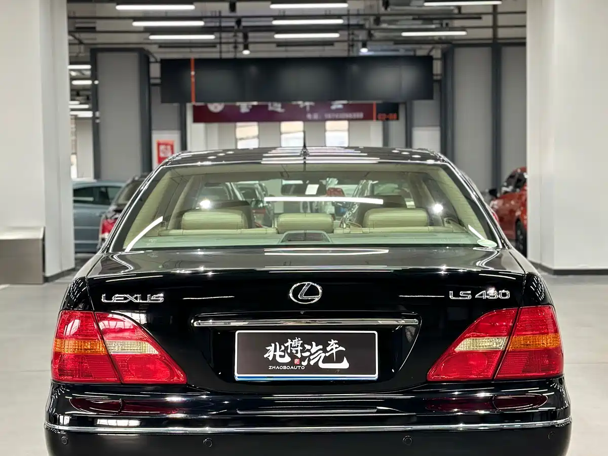 Lexus LS фото 4