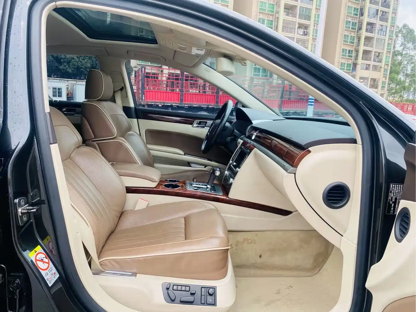 Volkswagen Phaeton 2011 3.6L V6 5-seat Extended Business Edition фото 7