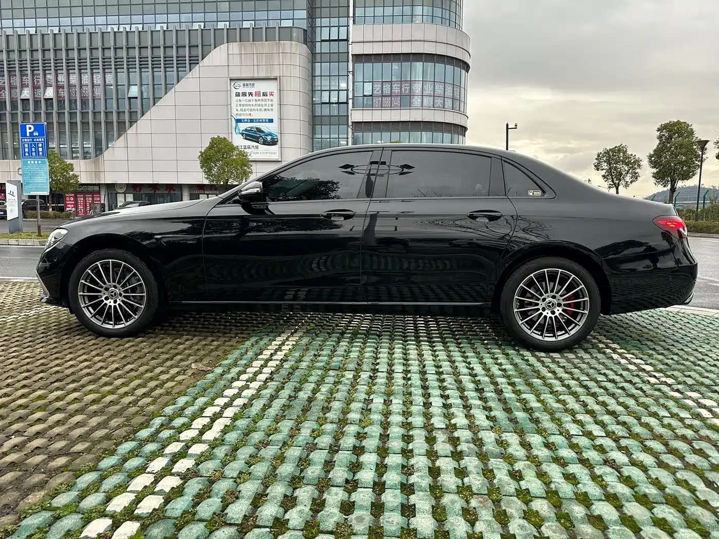 Mercedes-Benz E-Class 2023 E 260 L фото 4