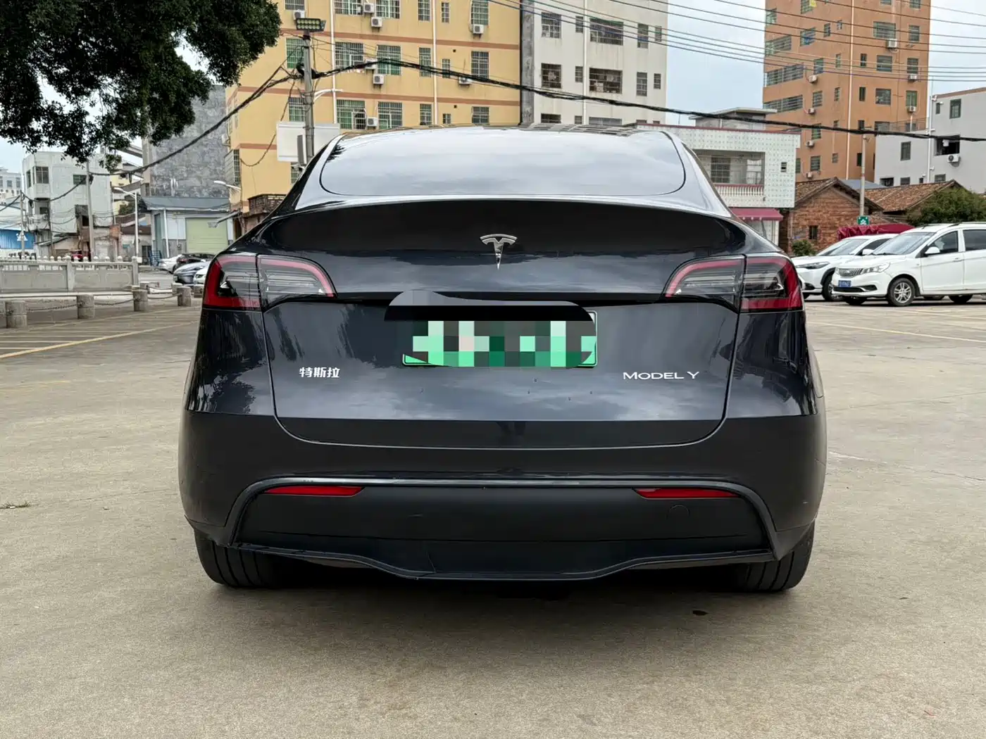 TESLA MODEL Y