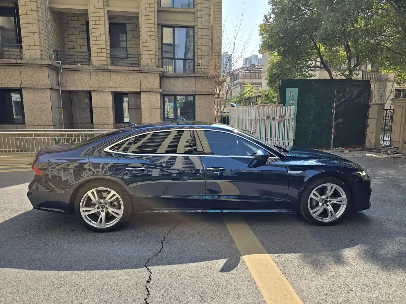 Audi A7L 2024 45TFSI quattro S-line Vision Edition Crystal Package фото 15