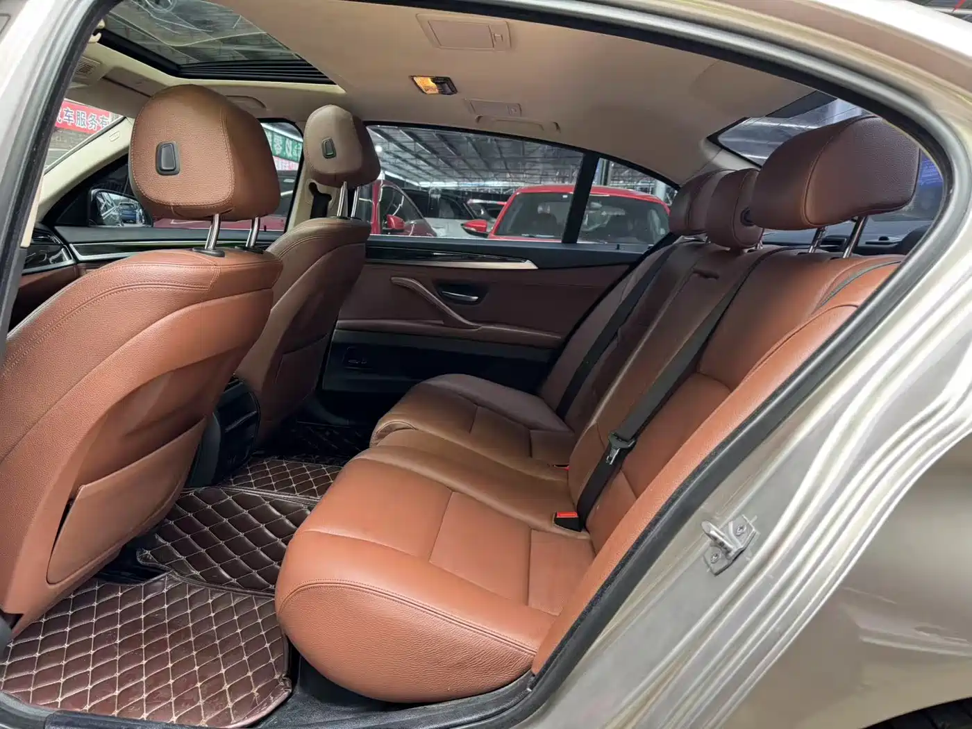BMW 5 Series 2014 525Li Leading фото 12