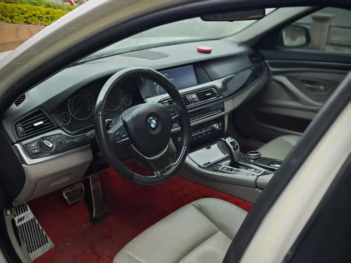 BMW 5 Series 2013 530Li Leadership фото 12