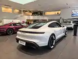 Photo 10 - Porsche Taycan