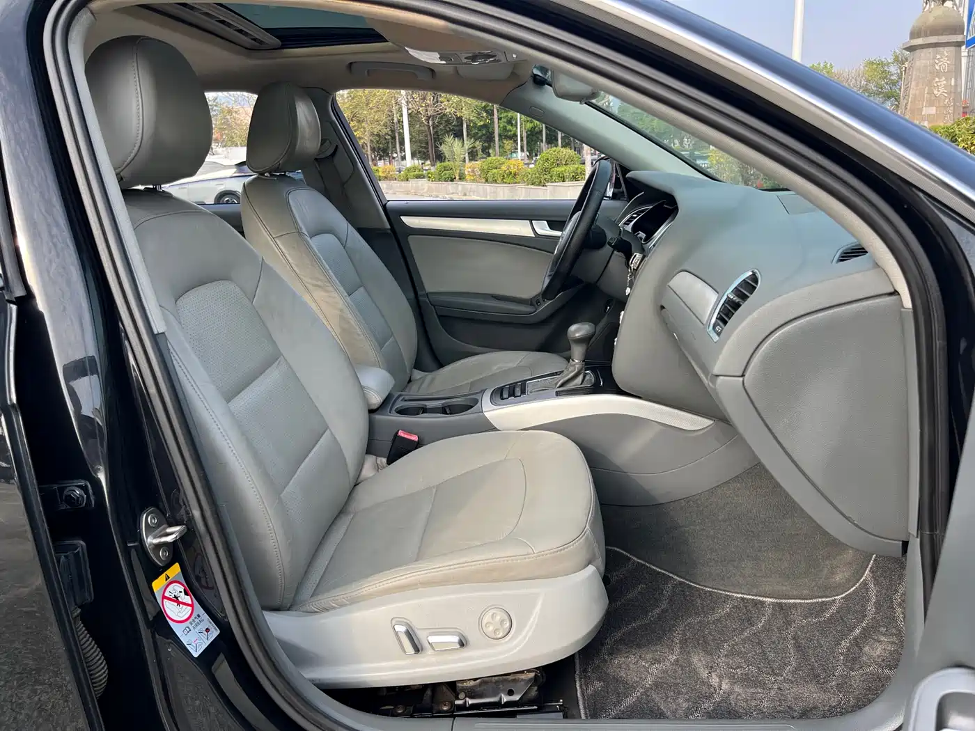 Audi A4L 2013 35 TFSI Automatic Standard фото 17