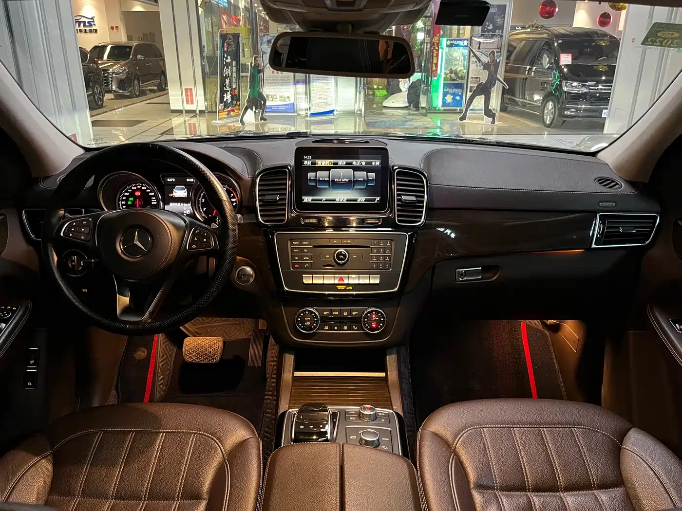 Mercedes-Benz GLS 2018 GLS 400 4MATIC Dynamic фото 15