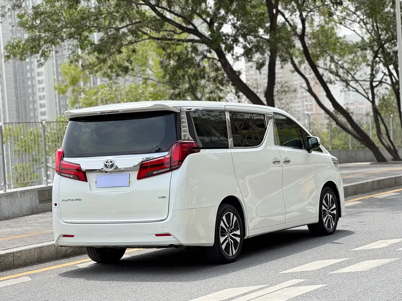 Toyota Alphard 2018 Facelift 3.5L Premium Edition фото 3