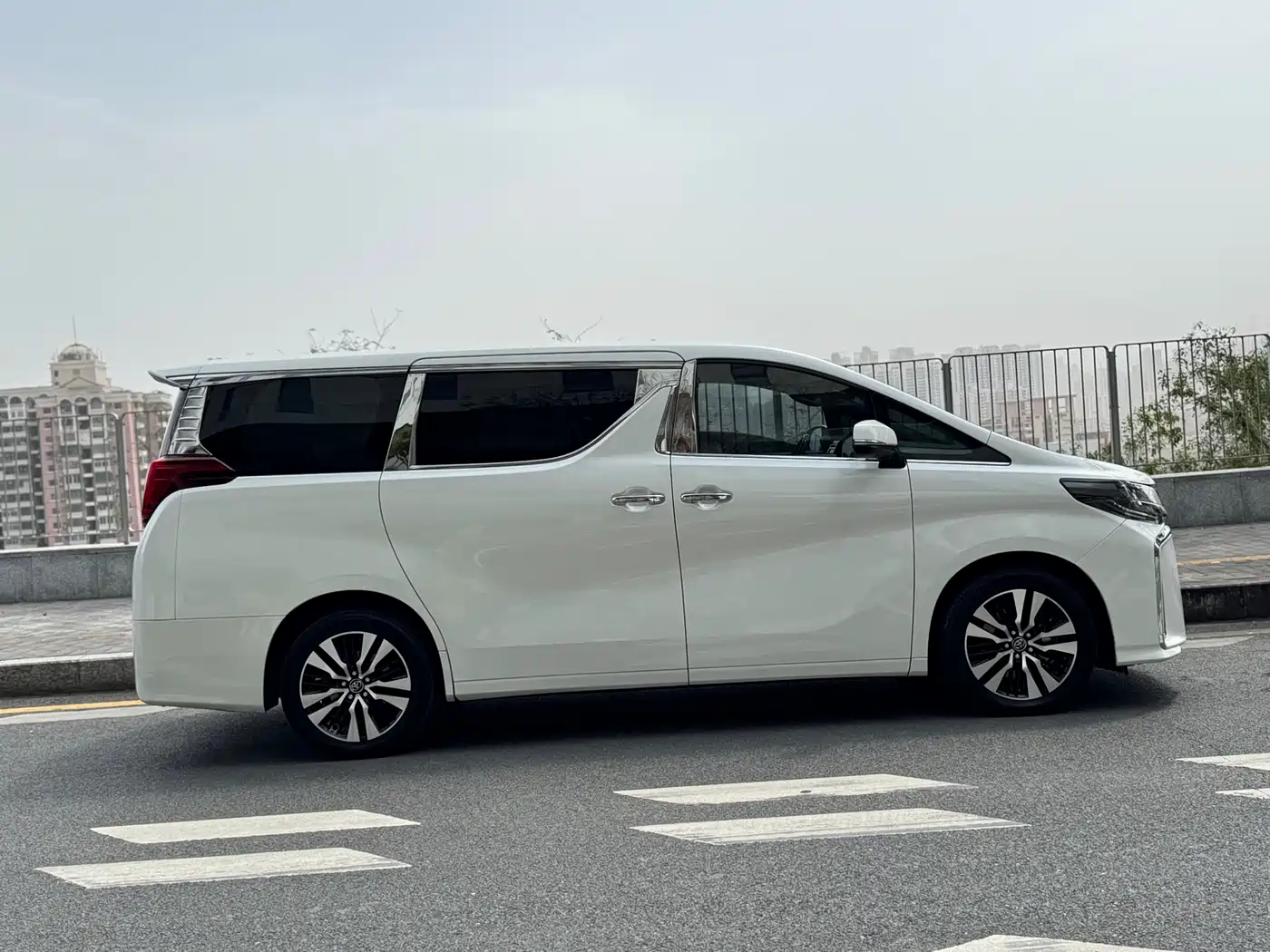 Toyota Alphard 2018 Facelift 3.5L Premium Edition фото 7