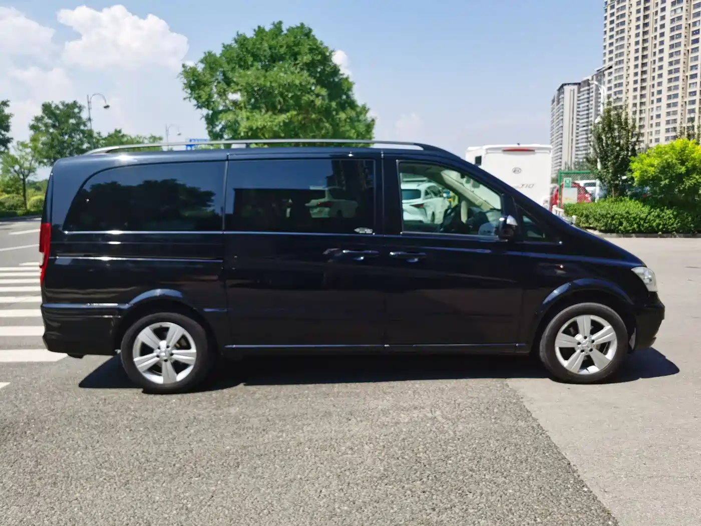 Mercedes-Benz Viano 2013 Model 3.0L Navigation Edition фото 5