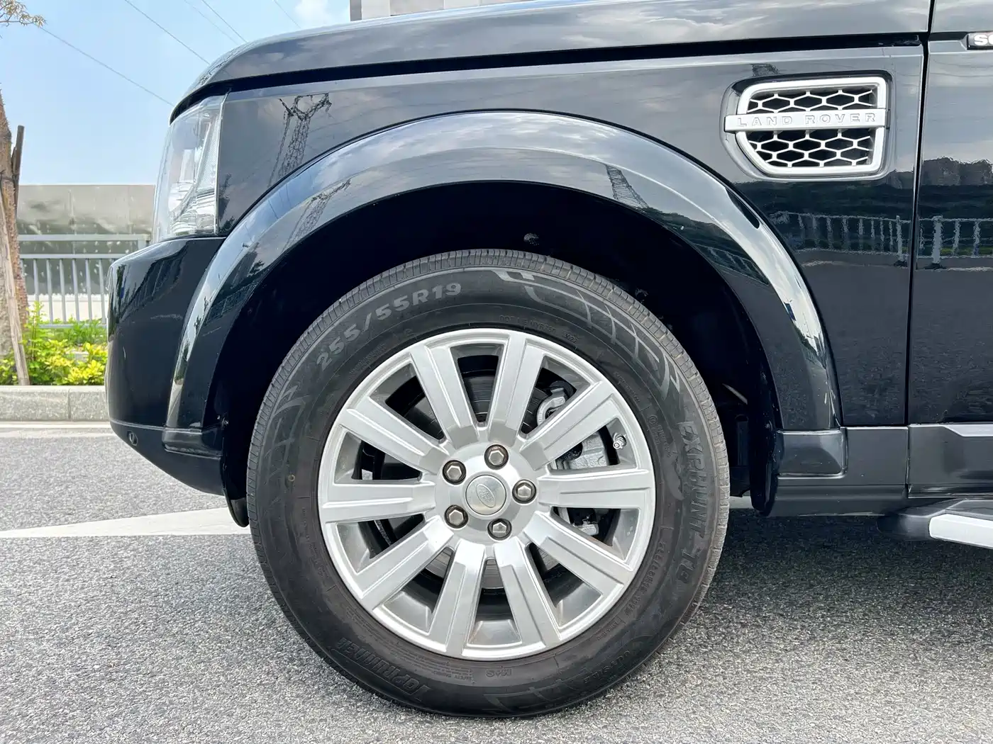 Land Rover Discovery 2015 3.0 SC V6 HSE фото 4