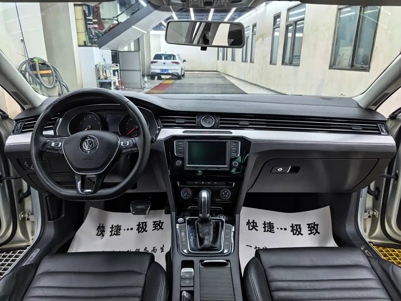 Volkswagen Magotan 2017 330TSI DSG Leading фото 14