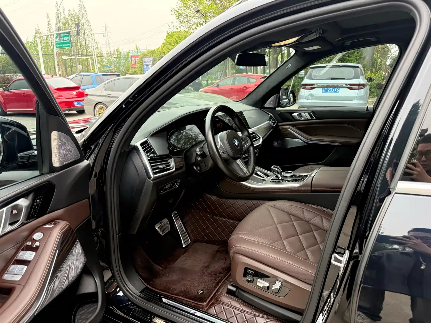 BMW X5 2022 Model xDrive 40Li M Sport Package фото 14