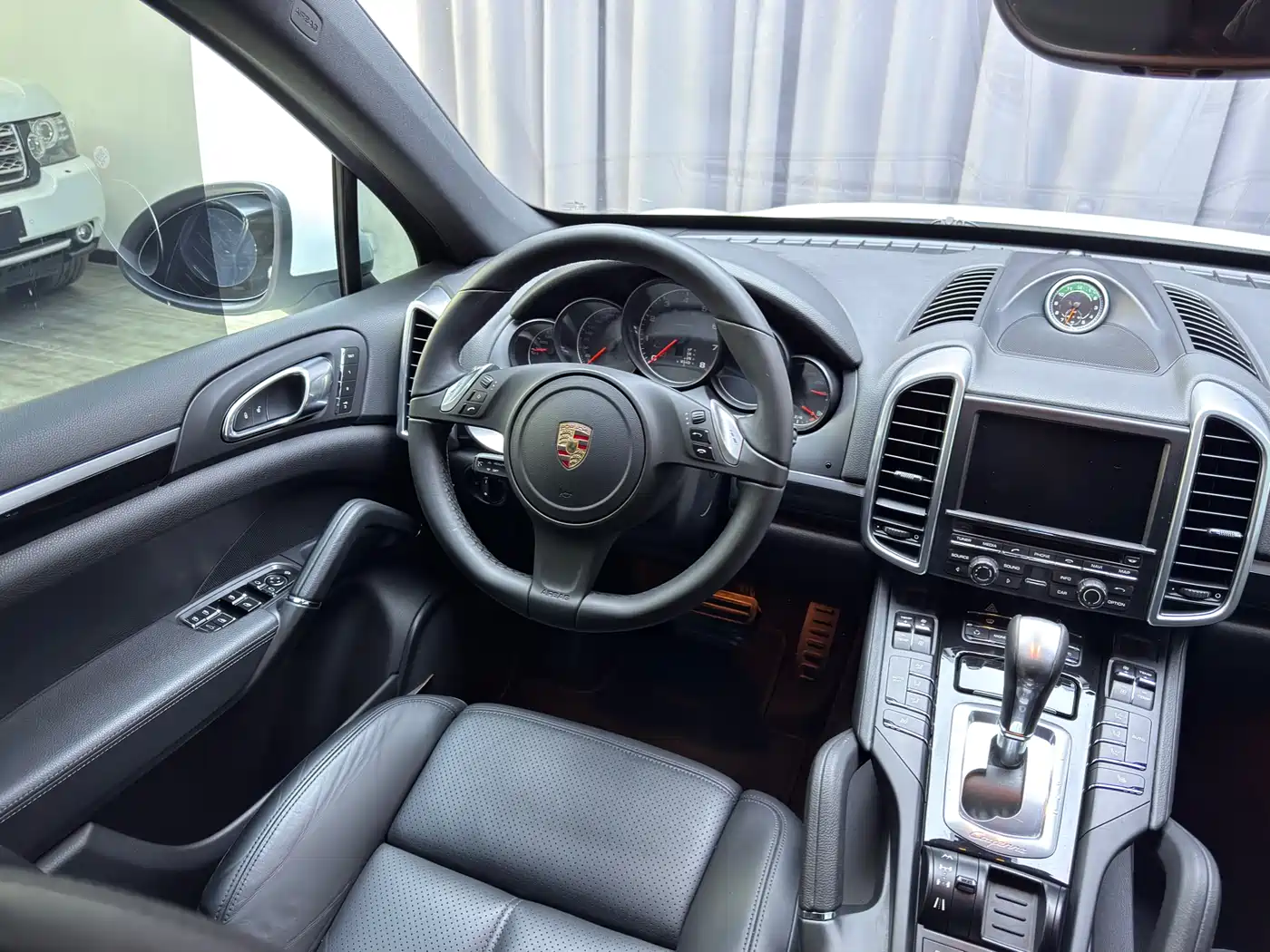 Photo 9 - Porsche Cayenne