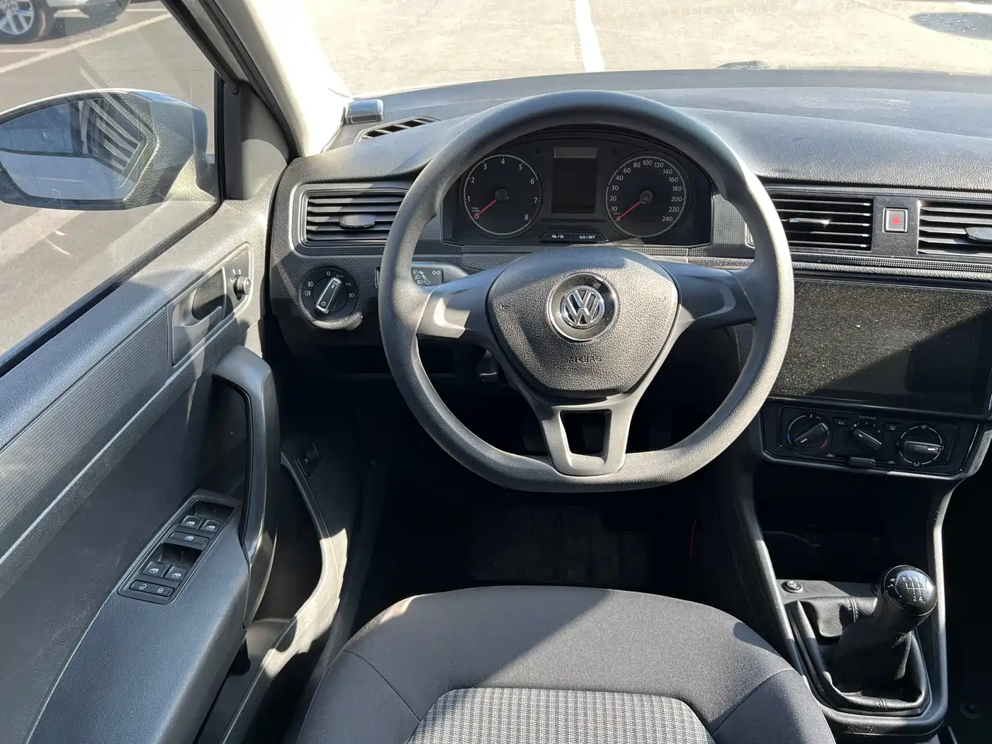 Volkswagen Santana 2016 1.6L Manual Trend Edition фото 6