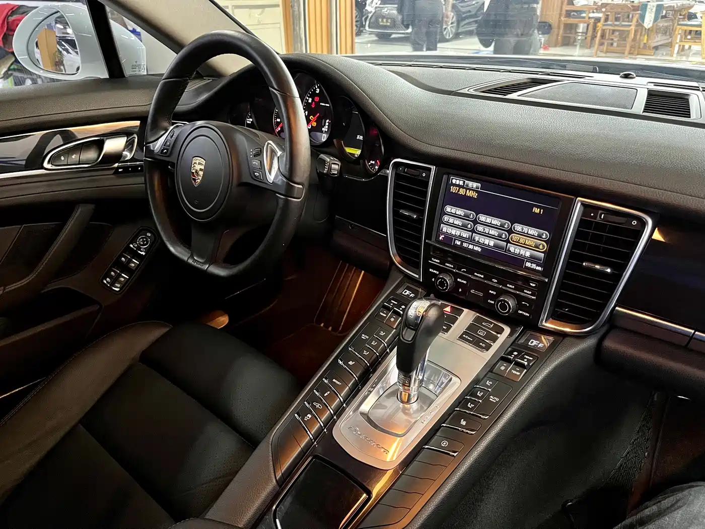 Porsche Panamera 2014 Panamera 4 3.0T фото 16