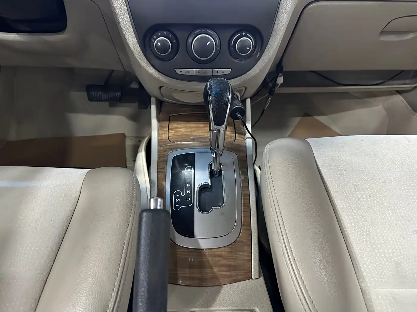 Buick Excelle 2015 1.5L Automatic Classic фото 12