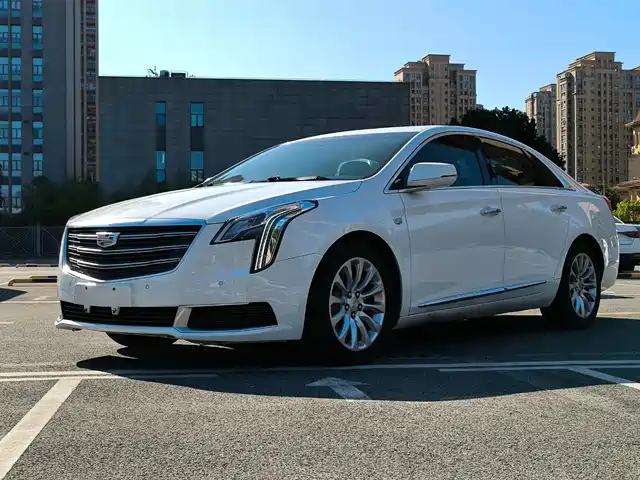 CADILLAC XTS