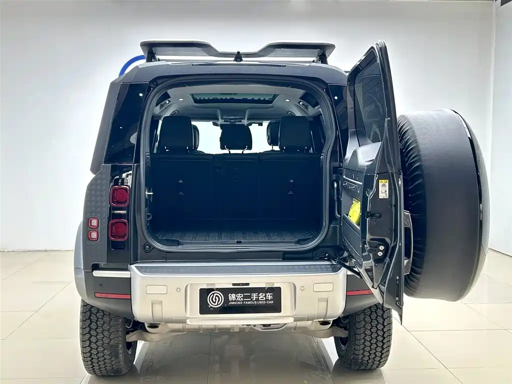 Land Rover Defender 2023 Model 110 3.0T P400 Dark Special Edition фото 27