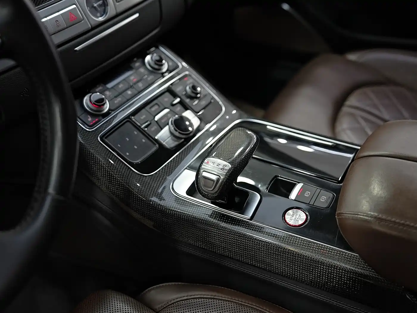 Audi S8 2013 S8 4.0TFSI quattro фото 17