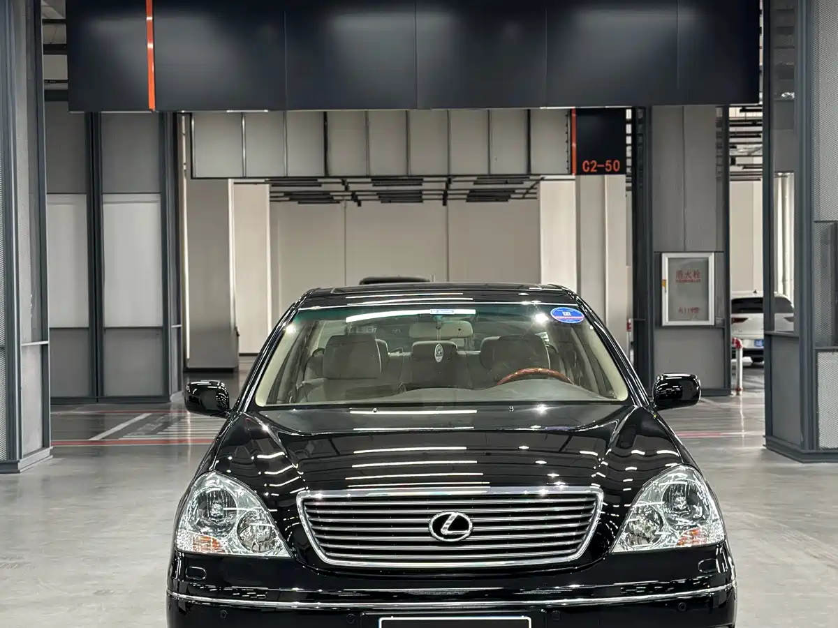 Lexus LS фото 2