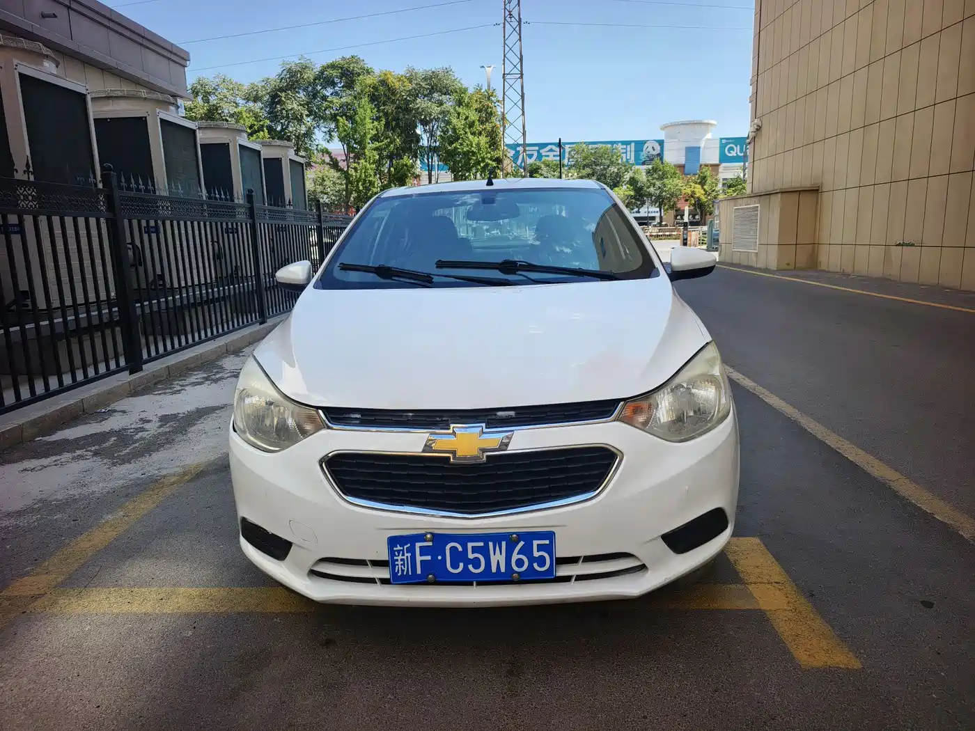Chevrolet Sail 2015 Sail 3 1.5L Manual Happiness Edition фото 2