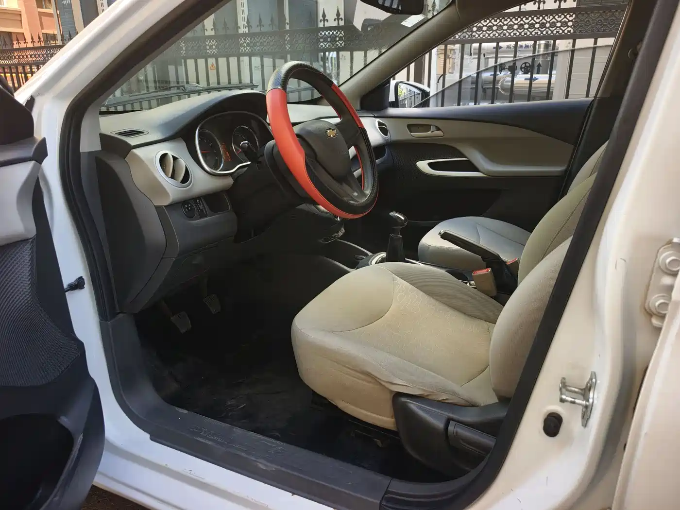 Chevrolet Sail 2015 Sail 3 1.5L Manual Happiness Edition фото 4