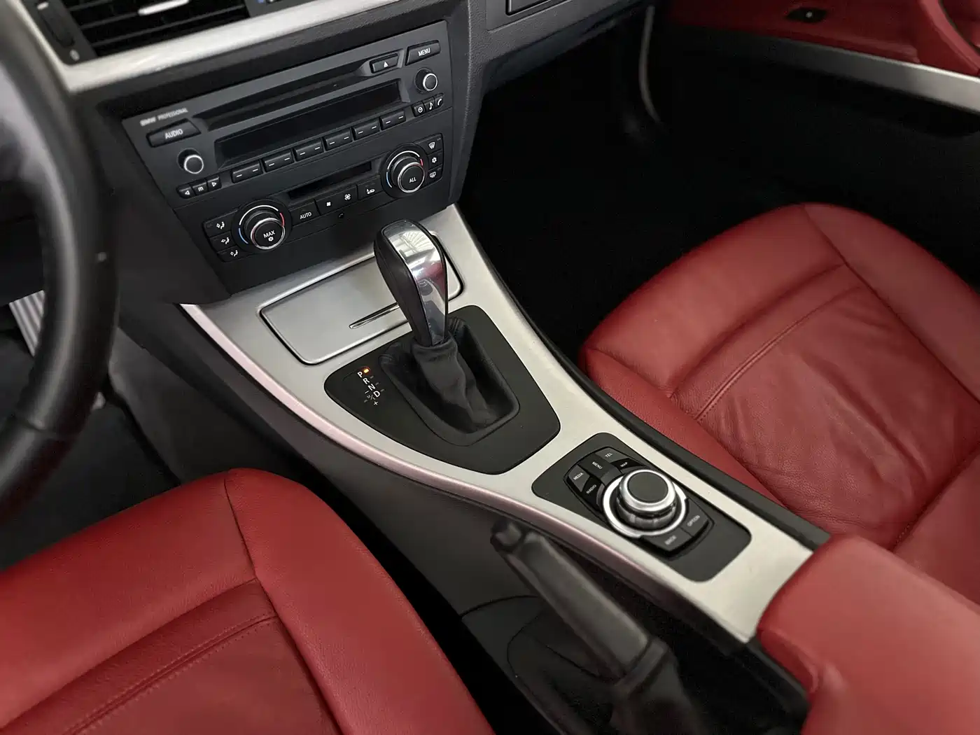 BMW 3 Series (Import) 2011 320i Coupe фото 14
