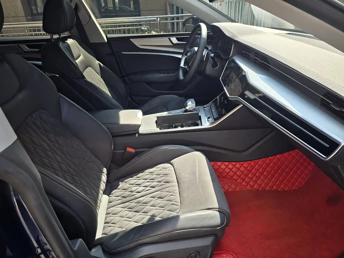 Audi A7L 2024 45TFSI quattro S-line Vision Edition Crystal Package фото 8
