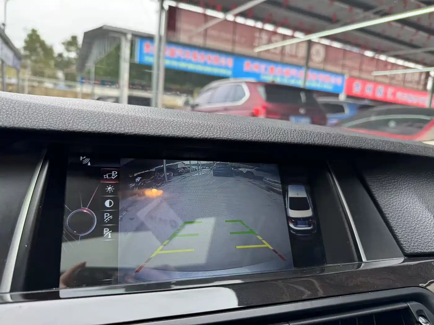 BMW 5 Series 2014 525Li Leading фото 7